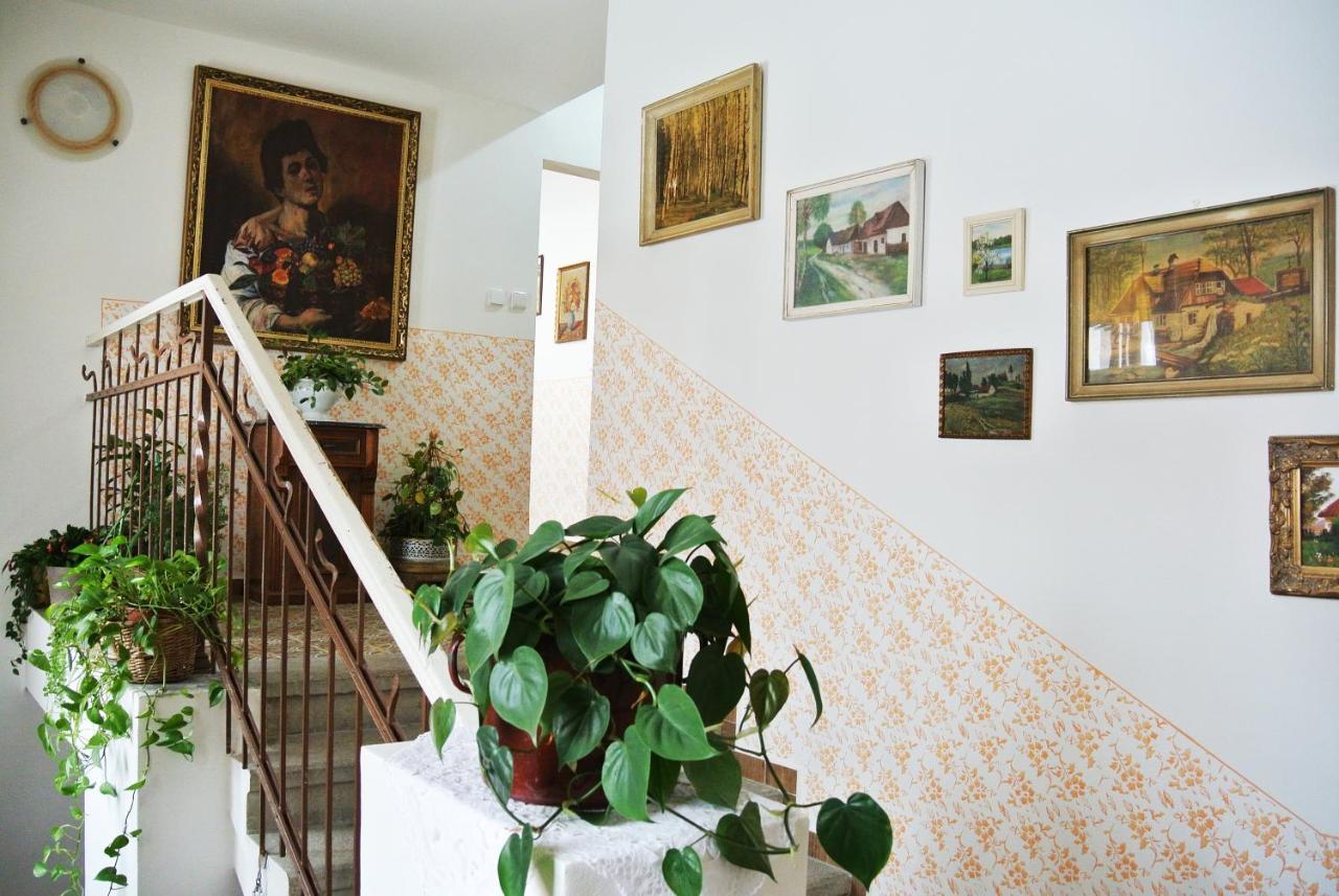 Restaurace A Penzion Ubrousku Prostri Se Nova Bystrice Luaran gambar